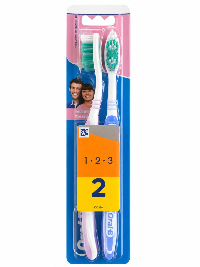 Oral B Οδοντόβουρτσα 123 Delicate White Medium 40 Ροζ-Μπλε